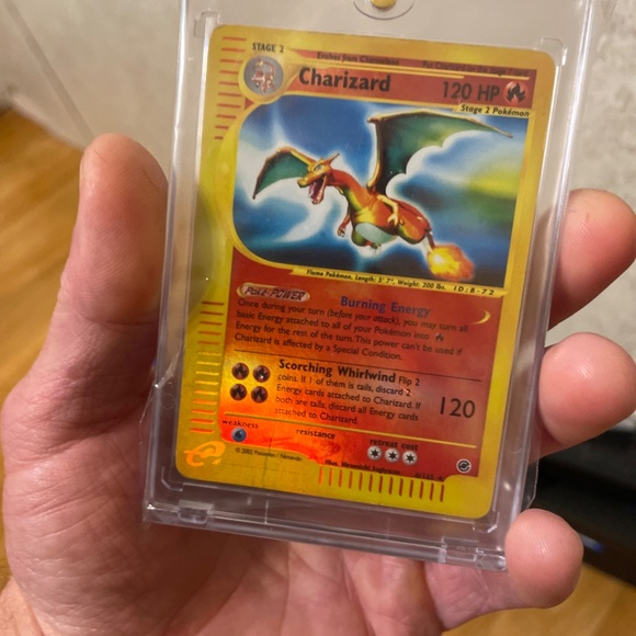 Charizard Pokémon - Picture 5 of 6